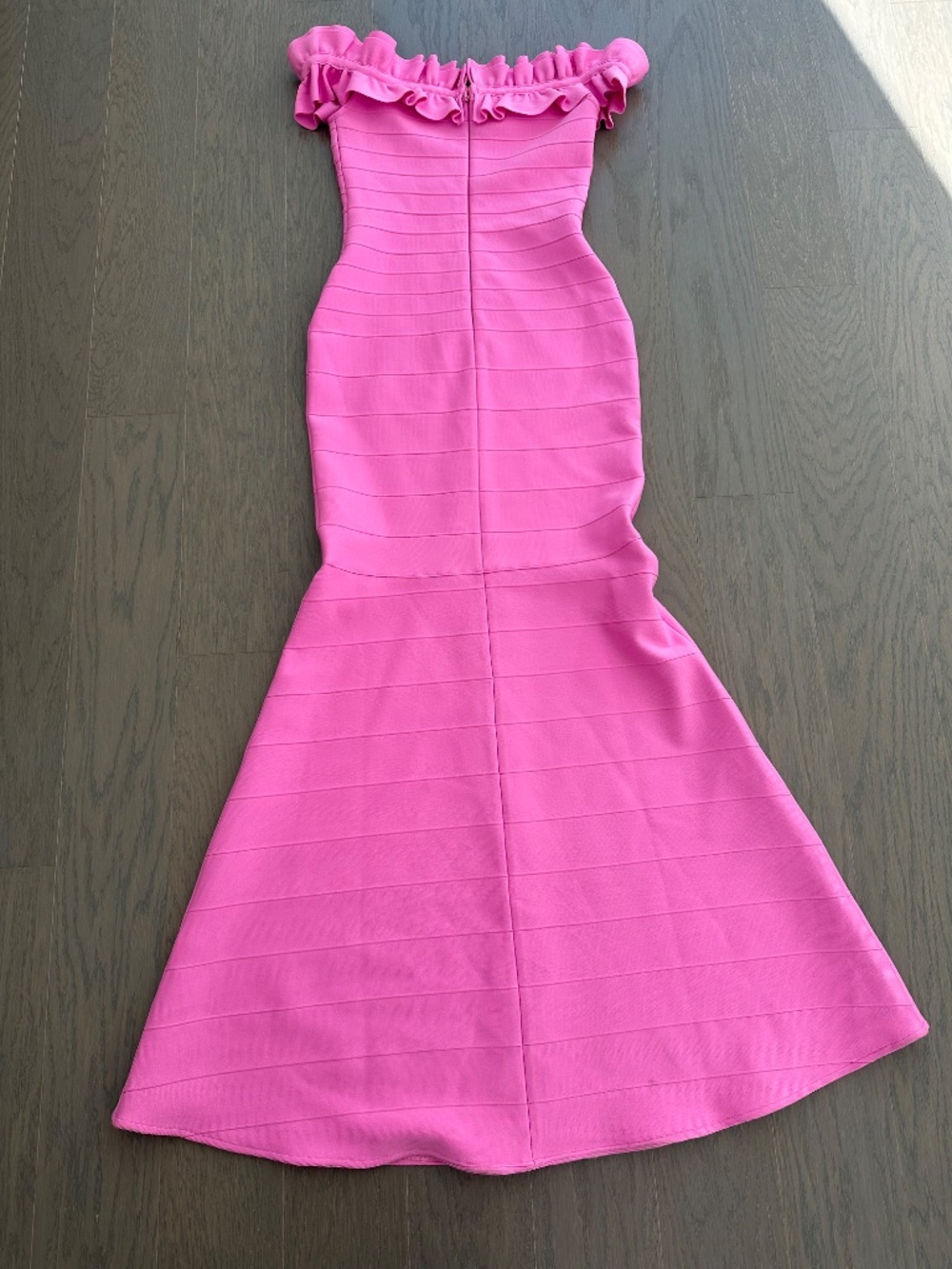 ELLIATT Orelia Candy Pink Knit Ruffle Off The Shoulder Maxi Dress Gown - SMALL - Picture 3 of 13